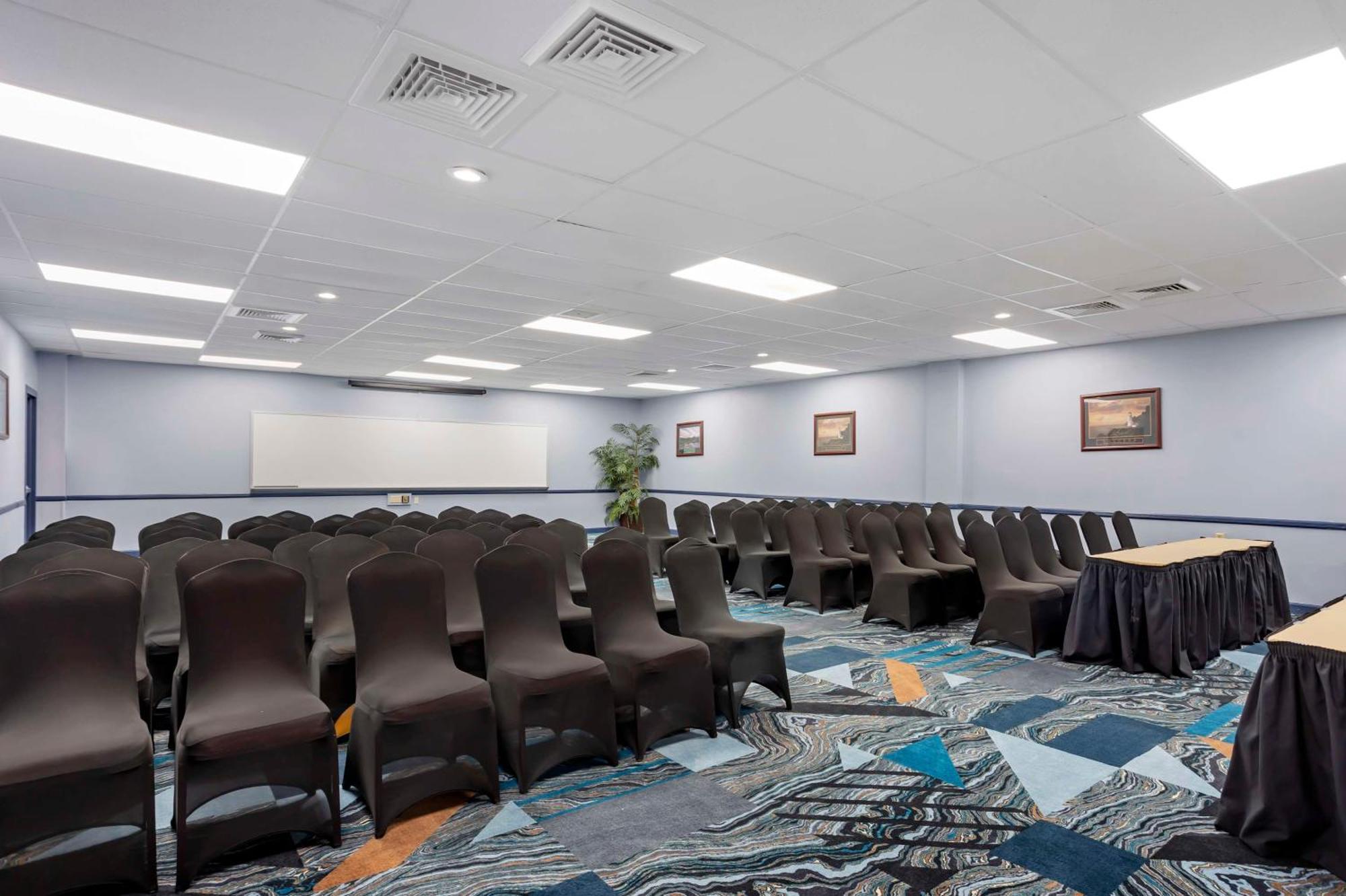 Best Western Rutgers University Hotel East Brunswick Ngoại thất bức ảnh