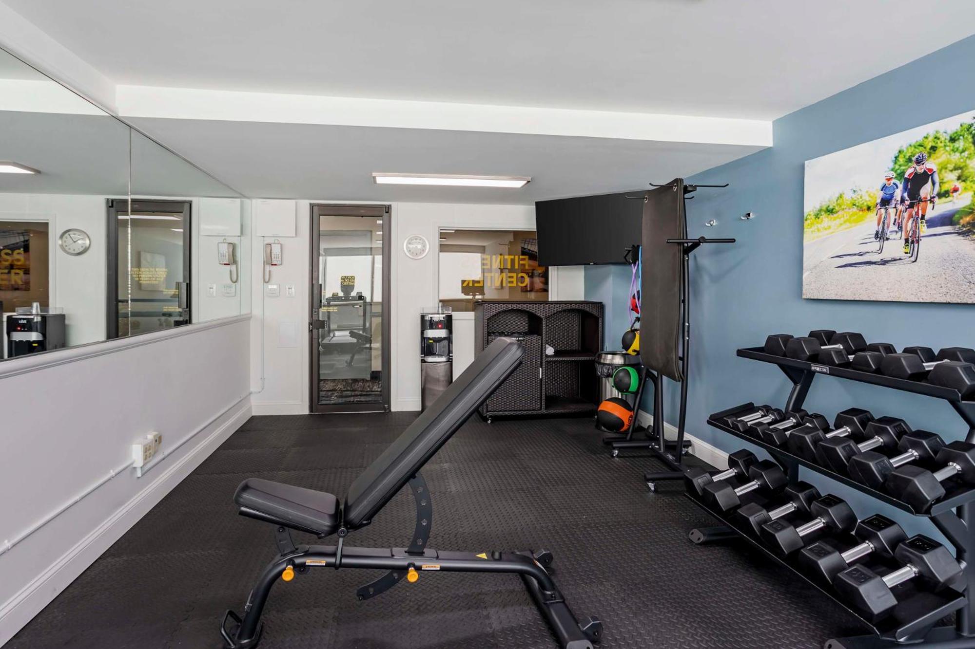 Best Western Rutgers University Hotel East Brunswick Ngoại thất bức ảnh