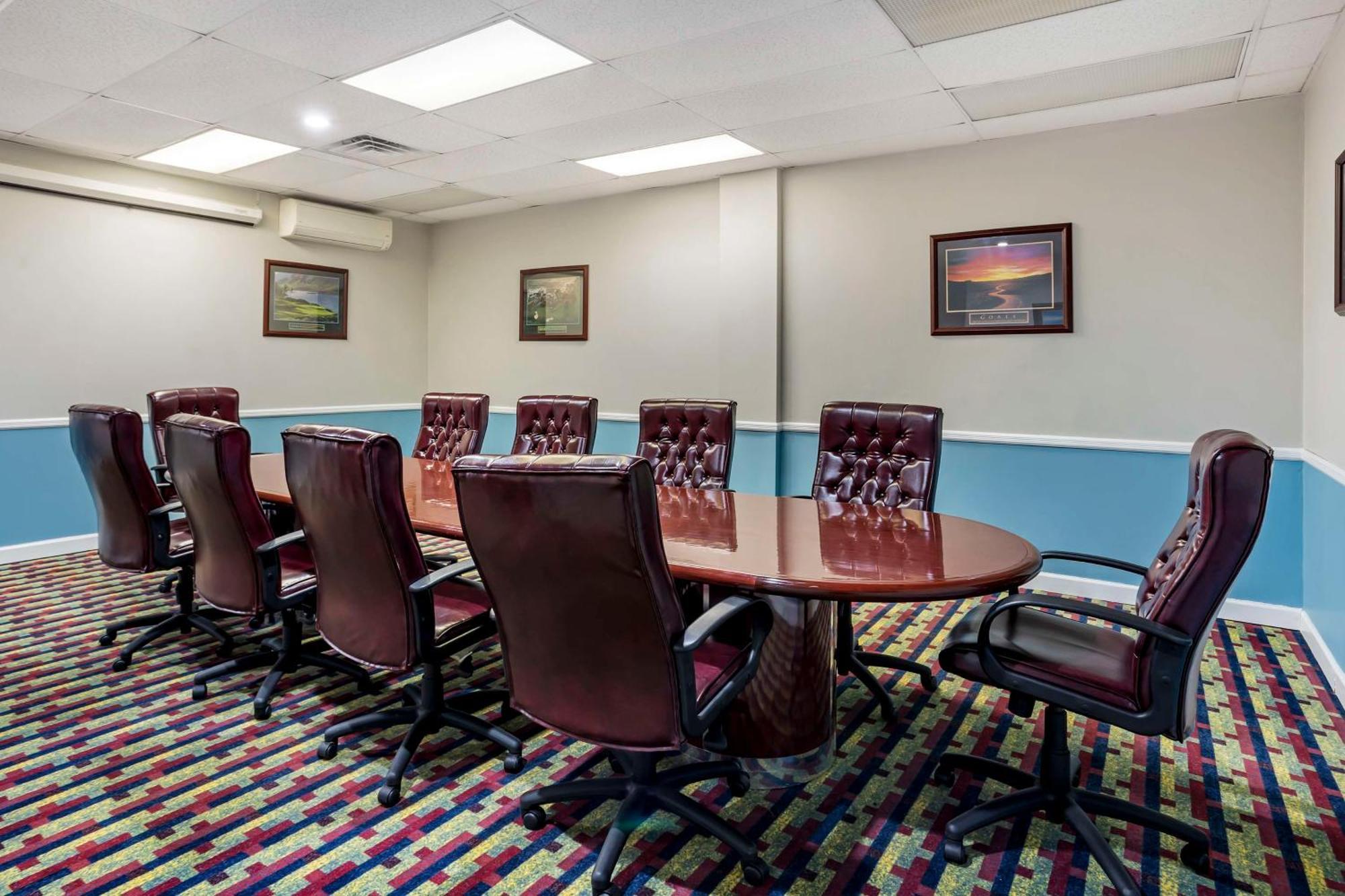 Best Western Rutgers University Hotel East Brunswick Ngoại thất bức ảnh