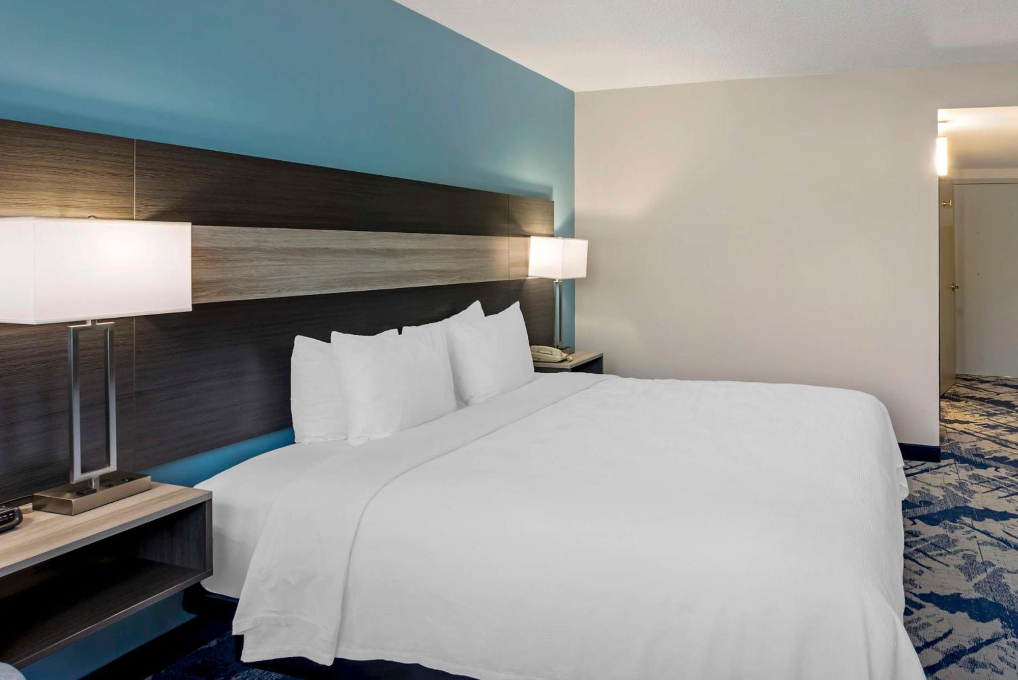 Best Western Rutgers University Hotel East Brunswick Ngoại thất bức ảnh