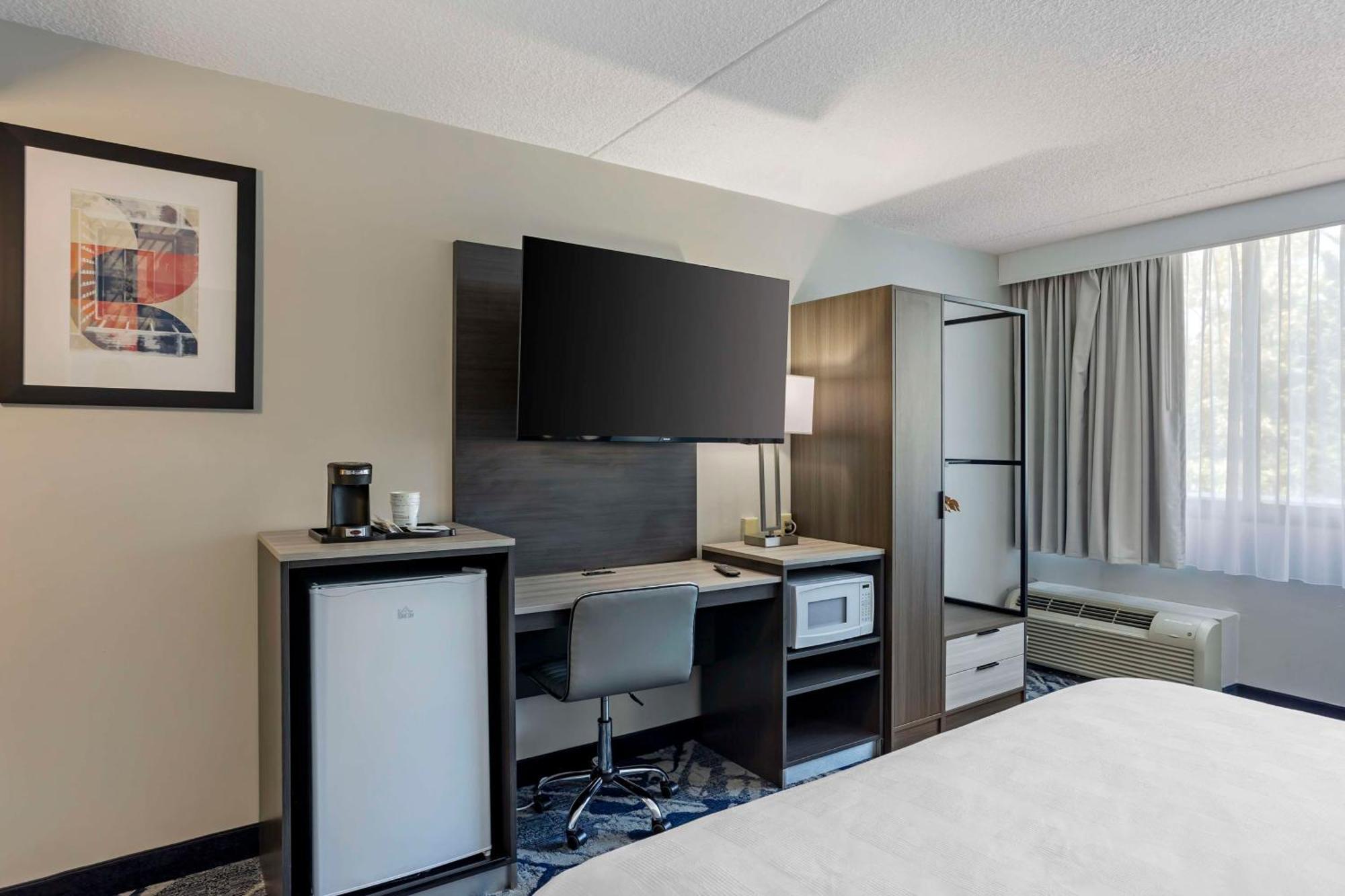 Best Western Rutgers University Hotel East Brunswick Ngoại thất bức ảnh