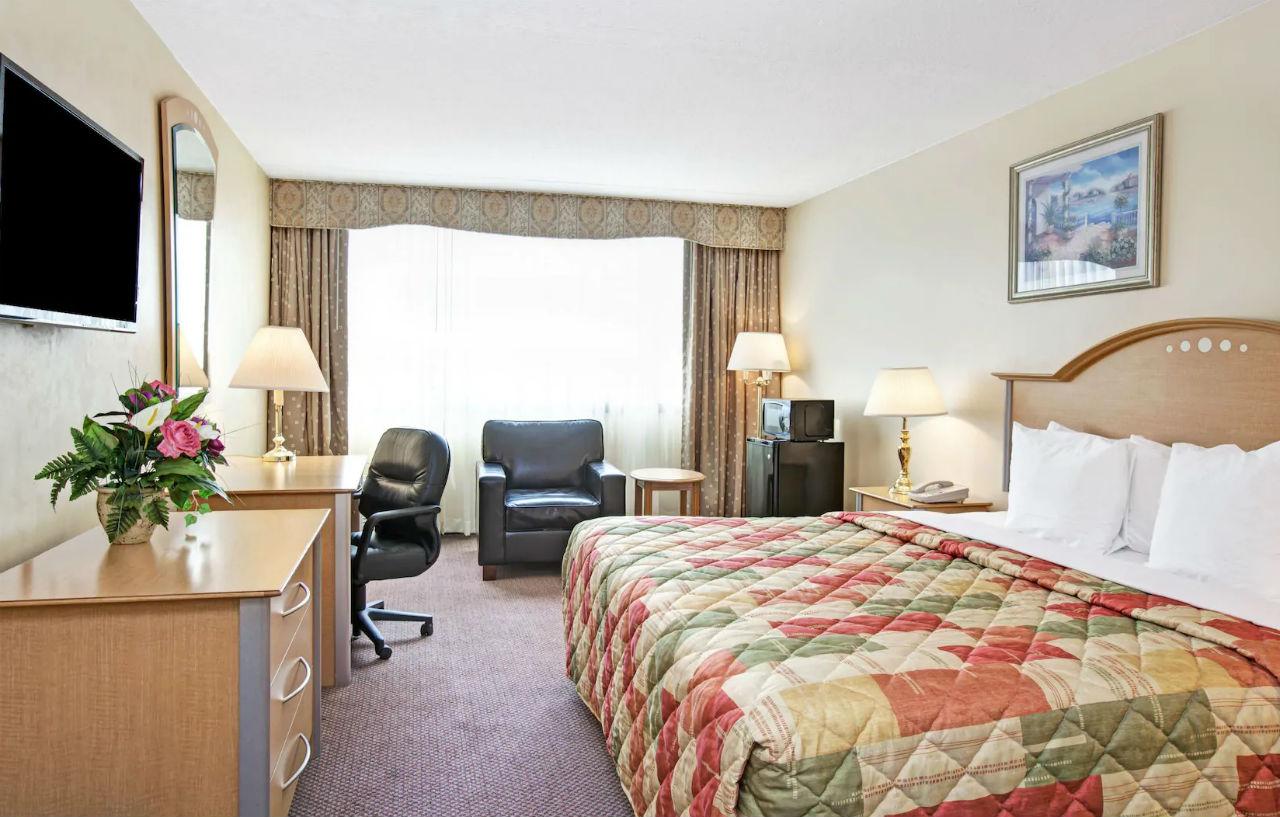Best Western Rutgers University Hotel East Brunswick Ngoại thất bức ảnh